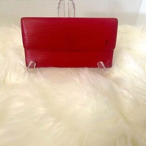 💕💯Authentic LV Red Epi Leather Wallet💕